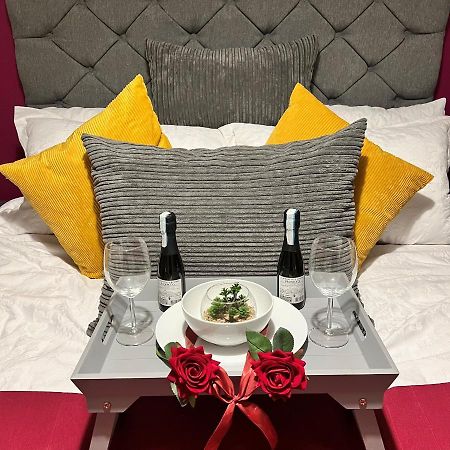 Spacious 1 Bed Relocation Apartment Free Parking, ブライアリー・ヒル エクステリア 写真