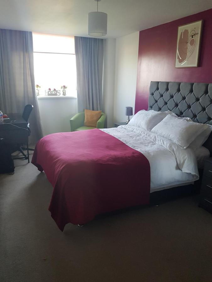 Spacious 1 Bed Relocation Apartment Free Parking, ブライアリー・ヒル エクステリア 写真